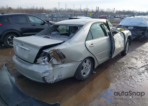 2004 Toyota Camry Le V6 from USA, damaged, VIN 4T1BF32K54U589130